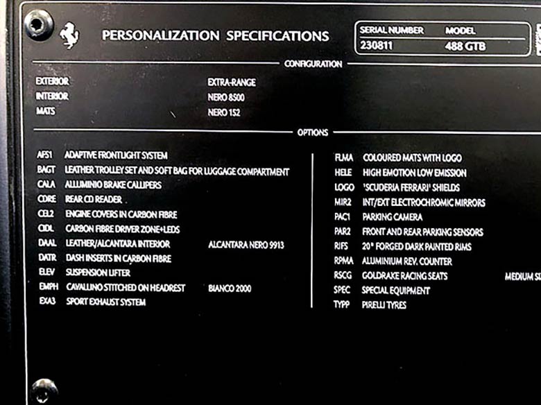 装備一覧(21/21枚) フェラーリ 488GTB F1 DCT - マットブラック(21/21枚)