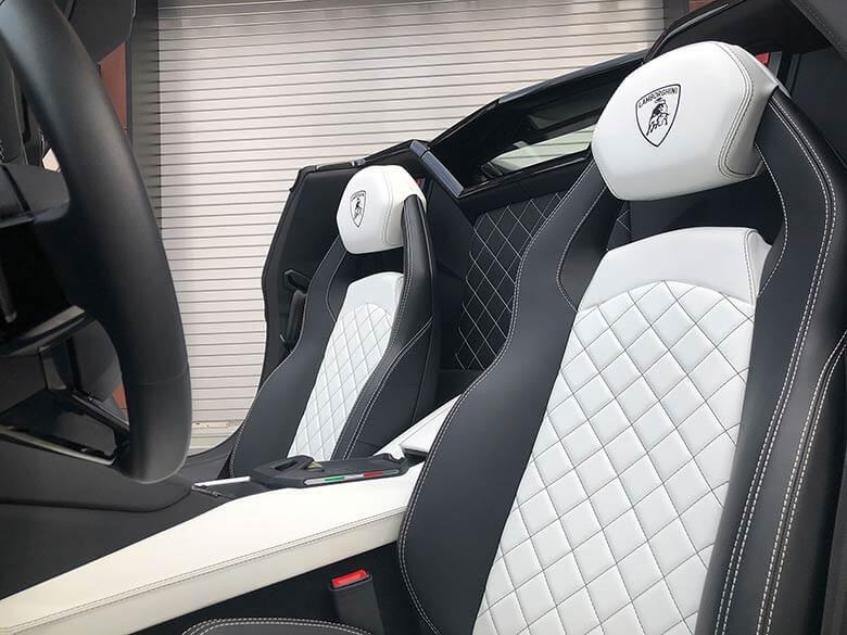 Qチチューラインテリア　コントラストステッチ (11/31枚)-ランボルギーニ アヴェンタドール S ロードスター