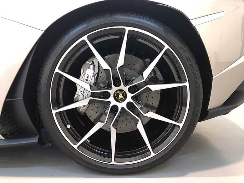 カーボンセラミックブレーキ(18/31枚)-ランボルギーニ アヴェンタドール S ロードスター