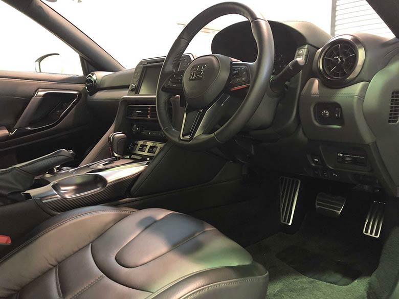 日産 GT-R 3.8 プレミアムエディション 4WD - シルバー 8型メモリナビ、バックカメラ、ETC付き。 (9/20枚)