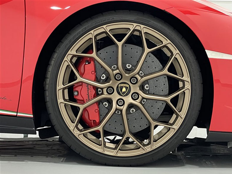 ランボルギーニ ウラカン ペルフォルマンテ スパイダー (LDF) 4WD レッド MY2018 空力デバイス Aerodinamica Lamborghini Attiva (ALA)  (12/12枚)