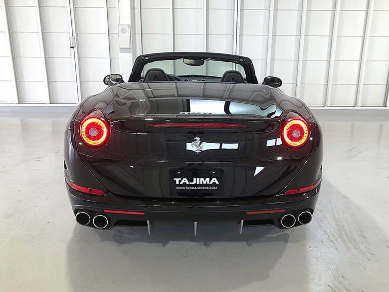 フェラーリ カリフォルニアT F1 DCT - ブラックメタリック バックカメラ (3/19枚)