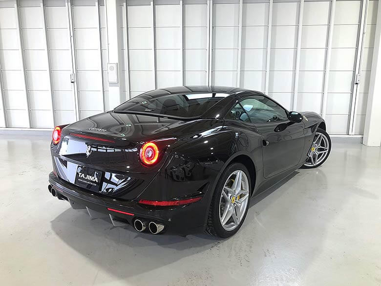 フェラーリ カリフォルニアT F1 DCT - ブラックメタリック 20インチ鍛造ホイール (7/19枚)