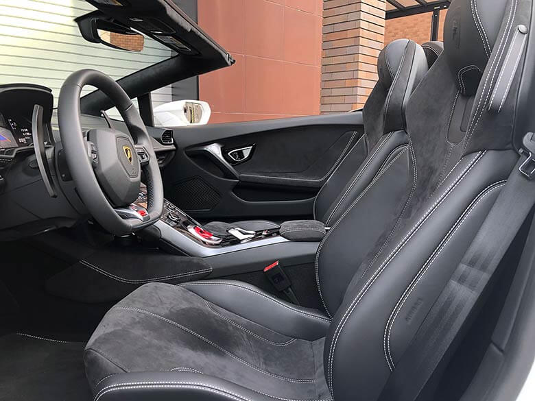 ランボルギーニ ウラカンスパイダーRWD (LDF)　純正エアロキット付き - ホワイト アルカンタラ内装 (14/38枚)