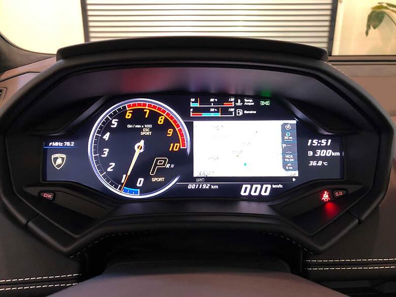 ランボルギーニ ウラカンスパイダーRWD (LDF)　純正エアロキット付き - ホワイト ナビゲーションシステム (16/38枚)