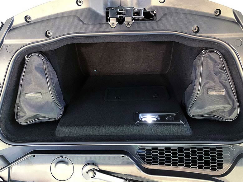 ランボルギーニ ウラカンスパイダーRWD (LDF)　純正エアロキット付き - ホワイト フロントトランクルーム (18/38枚)