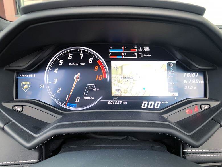 ランボルギーニ ウラカンスパイダーRWD (LDF)　純正エアロキット付き(32/38枚)