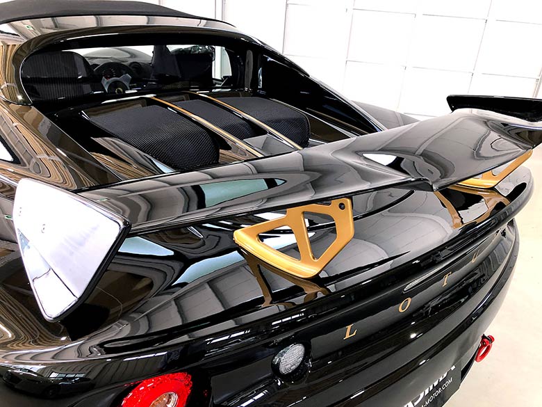 ロータス エリーゼ CUP250 GP EDITION - ブラック CUP250 GPエディション専用のカーボンGTウィング。 (10/31枚)