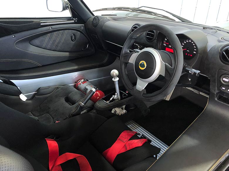 ロータス エリーゼ CUP250 GP EDITION - 運転席の6点ベルトは外すことも可能。純正の3点ベルトも付いてます。 (16/31枚)