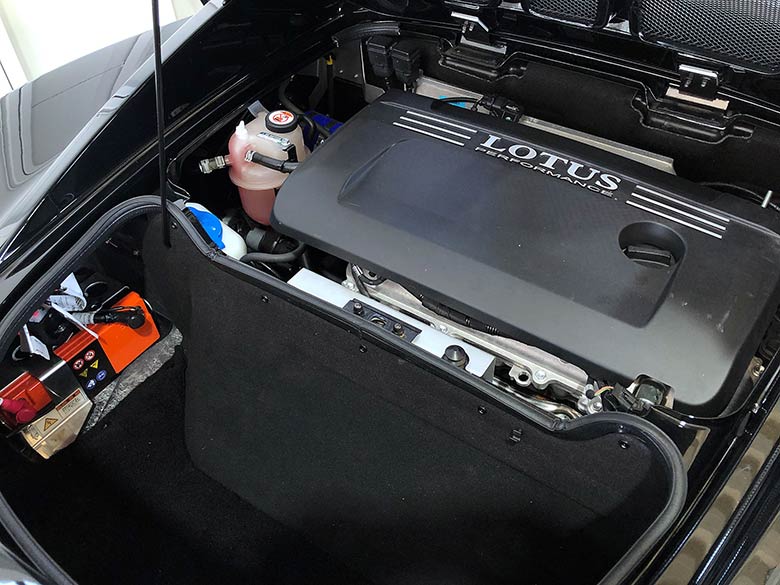 ロータス エリーゼ CUP250 GP EDITION - ミッドシップにマウントされたエンジンの後ろにはラゲッジスペースが (19/31枚)