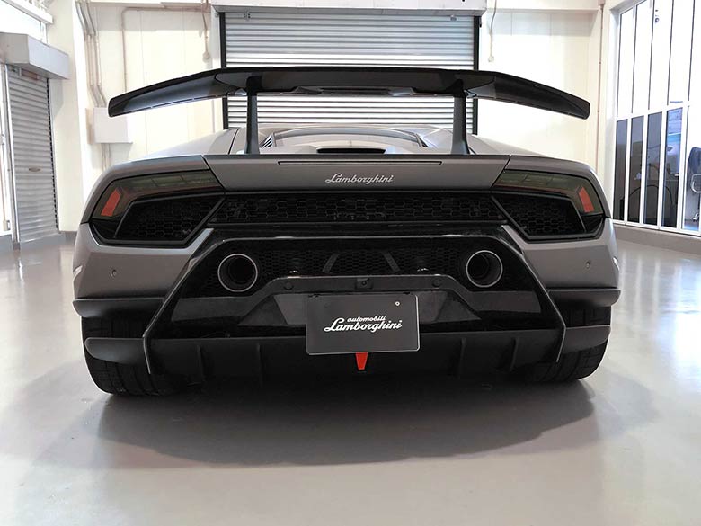 ランボルギーニ ウラカン ペルフォルマンテ (LDF) 4WD - グレー Front and rear parking sensors and rear view camera (3/19枚)