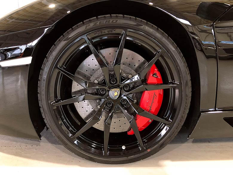 レッドブレーキキャリパー (10/19枚) ランボルギーニ アヴェンタドール ロードスター LP700-4 ブラック MY2015