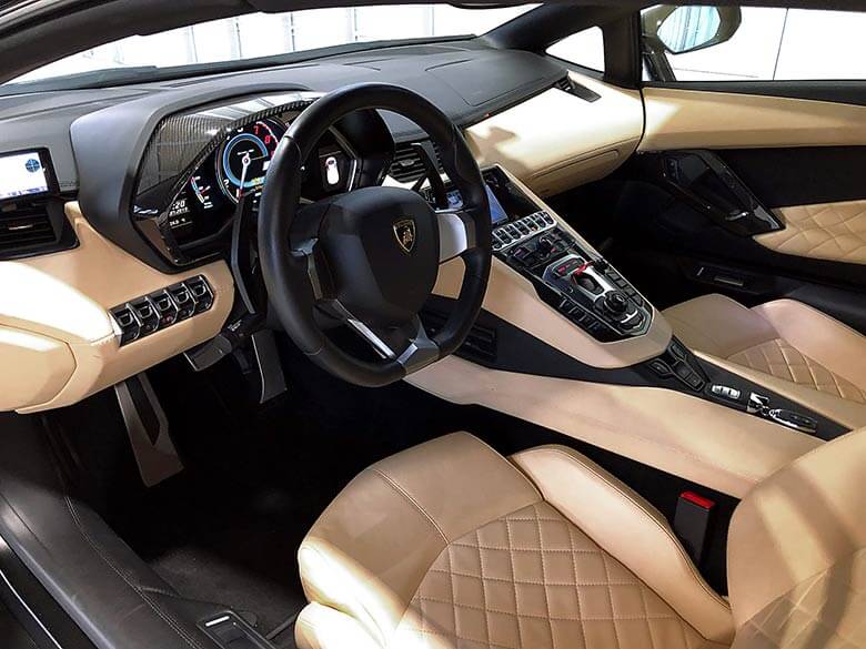 インテリアカーボンパッケージ (14/19枚) ランボルギーニ アヴェンタドール ロードスター LP700-4 ブラック MY2015