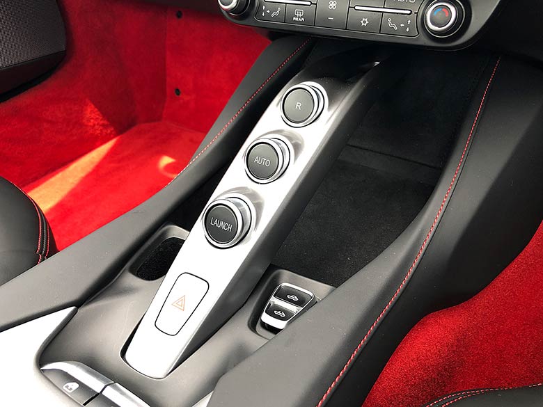フェラーリ ポルトフィーノ 3.9ターボ F1 DCT - レッド 操作性の良いコンソール類。LAUNCHスタートボタンを装備。 (10/20枚)