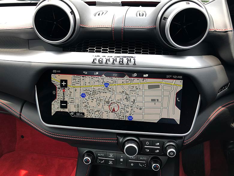 フェラーリ ポルトフィーノ 3.9ターボ F1 DCT - レッド 大型化されたディスプレイによってナビの視認性が向上しました。 (15/20枚)