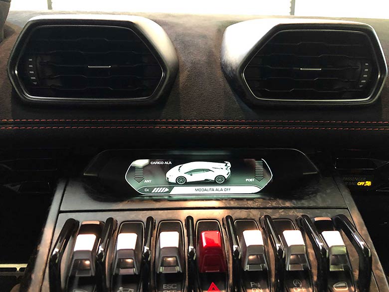 ランボルギーニ ウラカン ペルフォルマンテ (LDF) 4WD - グレー ナビゲーション・トラベルパッケージ・ブランディングパッケージ (11/20枚)