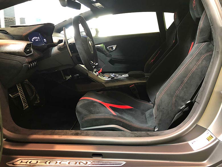 ランボルギーニ ウラカン ペルフォルマンテ (LDF) 4WD - グレー フル電動シート　ヒーター付 (14/20枚)