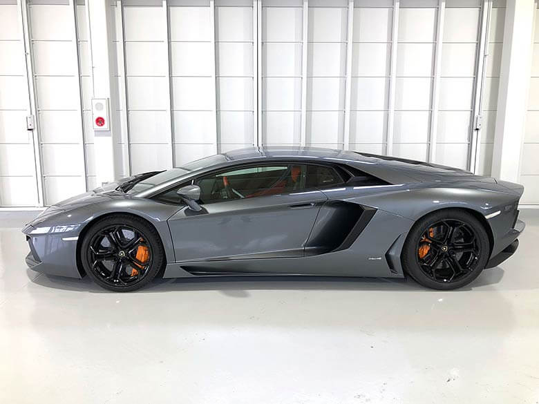 強烈なウェッジシェイプ (6/18枚) ランボルギーニ アヴェンタドール LP700-4 グレーメタリック MY2012