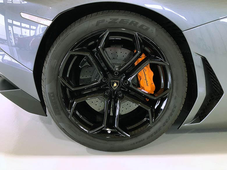 オレンジブレーキキャリパー リヤ (11/18枚) ランボルギーニ アヴェンタドール LP700-4 グレーメタリック MY2012