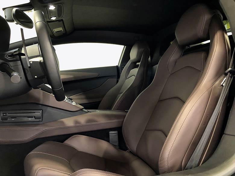 ダークブラウンのレザーシート (13/19枚) ランボルギーニ アヴェンタドール LP700-4 イエローメタリック MY2014