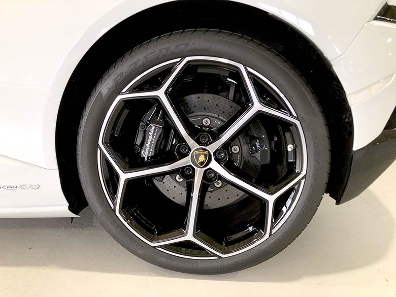 ランボルギーニ ウラカン EVO (LDF) 4WD - メタリックホワイト(Bianco Icarus） (11/20枚)