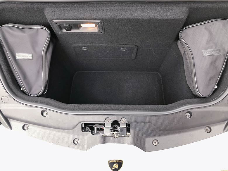 ランボルギーニ ウラカン LP610-4 (LDF) 4WD - ホワイトメタリック フロントラゲッジルーム (17/26枚)