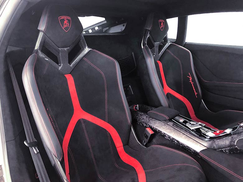 ランボルギーニ ウラカン ペルフォルマンテ (LDF) 4WD - メタリックグレー  インテリアはブラックとレッドのコンビネーション (18/21枚)