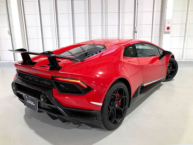 ランボルギーニ ウラカン ペルフォルマンテ (LDF) 4WD - レッド 大型のフォージドカーボン製リヤウイング (6/20枚)