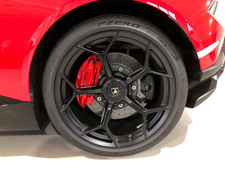 ランボルギーニ ウラカン ペルフォルマンテ (LDF) 4WD - レッド LOGE FORGED 20インチ センターロック鍛造アルミホイール (10/20枚)