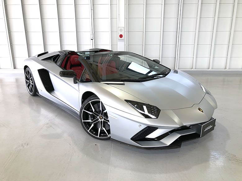 ルーフを格納すればオープンエアを楽しめます (4/24枚) ランボルギーニ アヴェンタドール S ロードスター シルバー MY2018