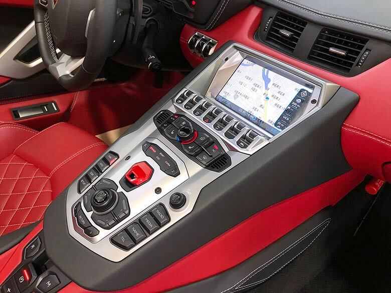 Travel Package (17/24枚) ランボルギーニ アヴェンタドール S ロードスター シルバー MY2018