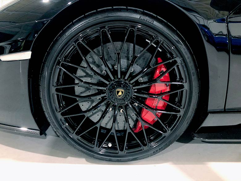 カーボンセラミックブレーキ (10/26枚) ランボルギーニ アヴェンタドール S ロードスター ブラック MY2018