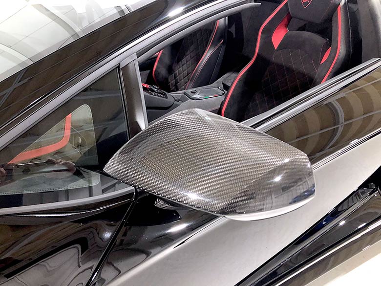 ドアミラーもカーボンファイバーパーツに変更されています。(25/26枚) ランボルギーニ アヴェンタドール S ロードスター ブラック MY2018