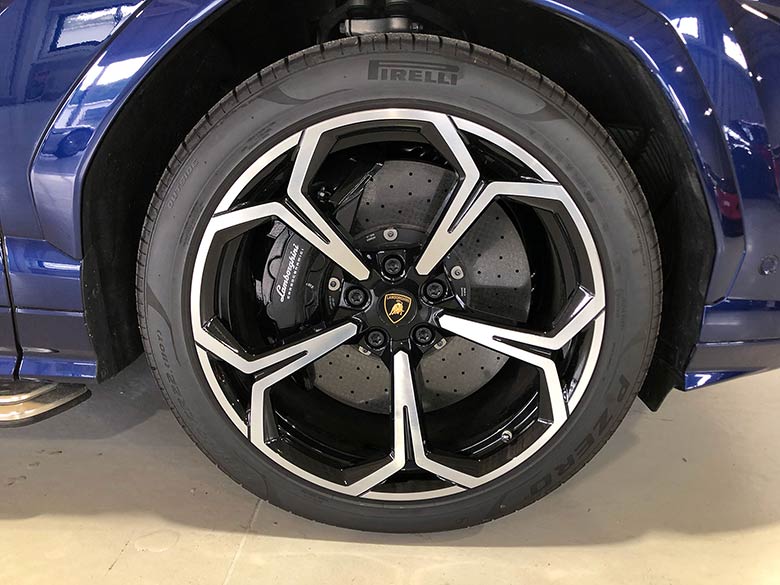 ランボルギーニ ウルス4.0 4WD - ブルーメタリック(9/23枚)