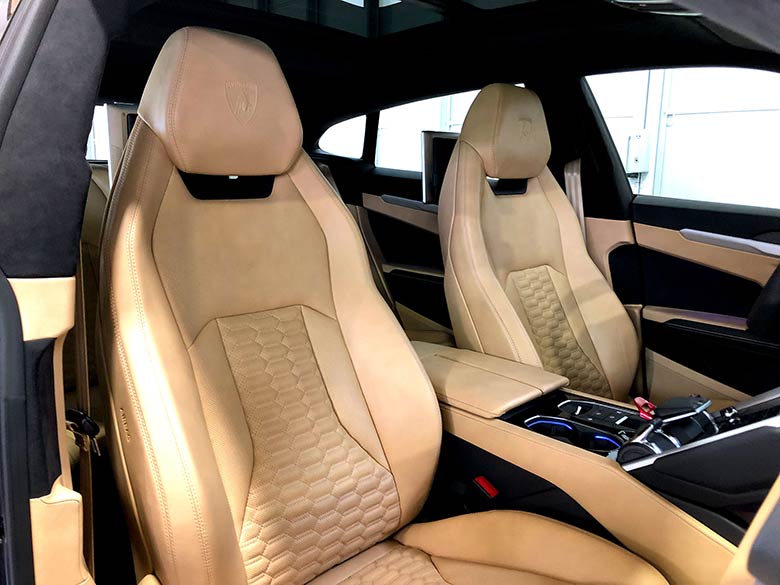 ランボルギーニ ウルス4.0 4WD - ブルーメタリック(16/23枚)