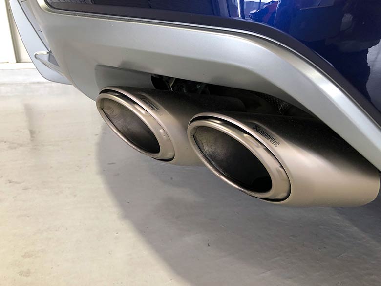 ランボルギーニ ウルス4.0 4WD - ブルーメタリック (21/23枚)