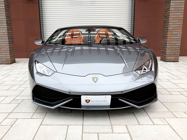 ランボルギーニ ウラカン スパイダー LP610-4 (LDF) 4WD - Grigio Lynx グレーメタリック カラーと相まって、硬質な印象のフロントフェイス (2/26枚)