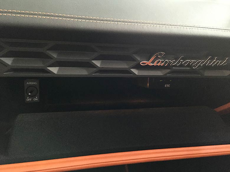 ランボルギーニ ウラカン スパイダー LP610-4 (LDF) 4WD - Grigio Lynx グレーメタリック LAMBORGHINI ロゴ (14/26枚)