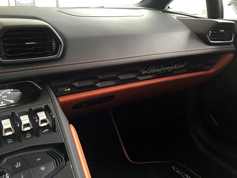 ランボルギーニ ウラカン スパイダー LP610-4 (LDF) 4WD - Grigio Lynx グレーメタリック ダッシュボード (15/26枚)