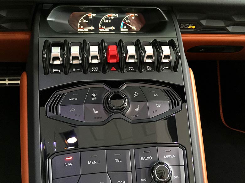 ランボルギーニ ウラカン スパイダー LP610-4 (LDF) 4WD - Grigio Lynx グレーメタリック 各部スイッチ類も使用感少な目 (17/26枚)