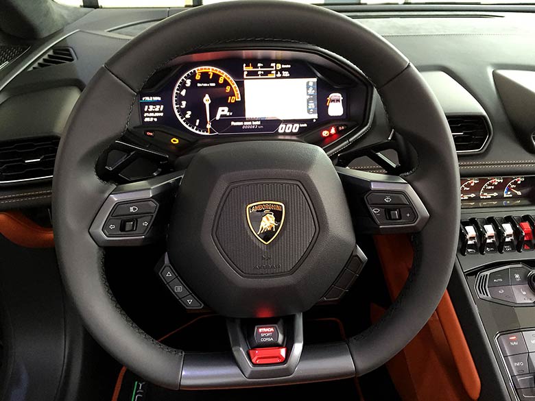 ランボルギーニ ウラカン スパイダー LP610-4 (LDF) 4WD - Grigio Lynx グレーメタリック Dシェイプのステアリング (20/26枚)