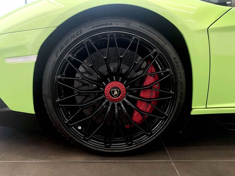 フロント20インチセンターロックホイール (9/20枚) ランボルギーニ アヴェンタドール SV ロードスター Verde Ithaca(グリーンパール)  MY2016