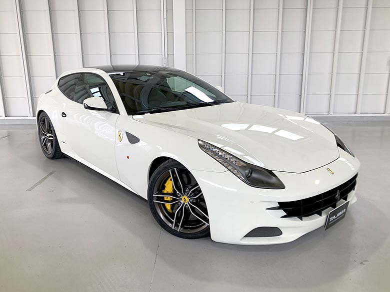 フェラーリ FF F1 DCT 4WD - ホワイト (3/24枚)