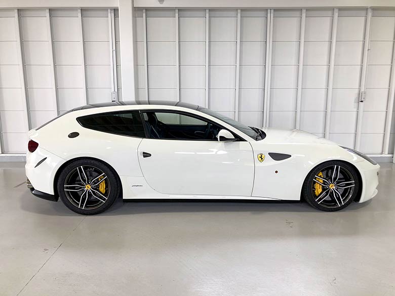 フェラーリ FF F1 DCT 4WD - ホワイト (4/24枚)