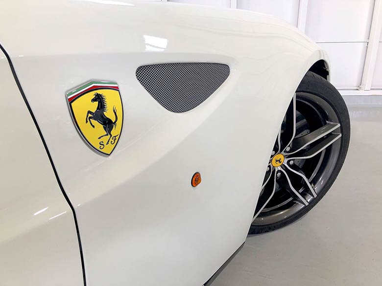 フェラーリ FF F1 DCT 4WD - ホワイト (10/24枚)