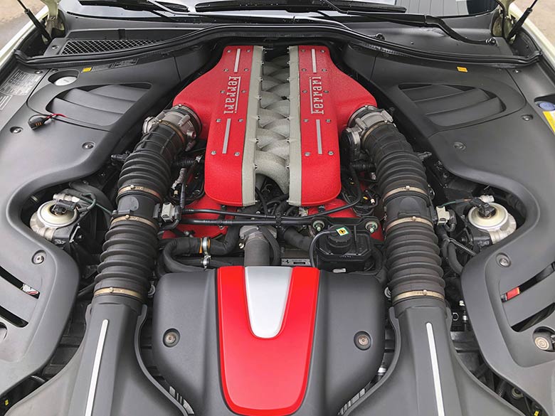 フェラーリ FF F1 DCT 4WD - ホワイト (13/24枚)