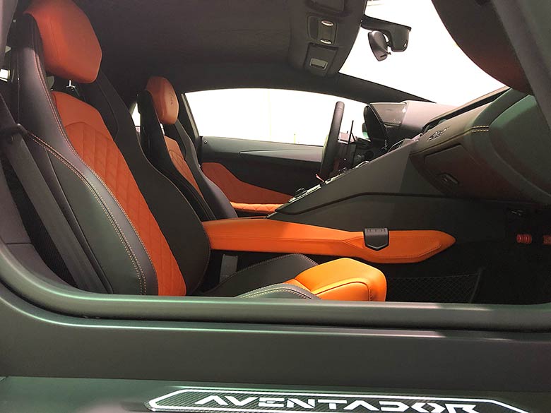 イSteering wheel perfor. Leather (15/20枚) ランボルギーニ アヴェンタドール LP700-4 - Nero Nemesis MATT(マットブラック) MY2015