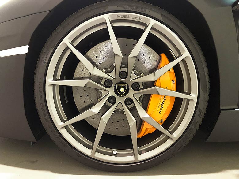 Dione forged 20/21 inch matt titanium (19/20枚) ランボルギーニ アヴェンタドール LP700-4 - Nero Nemesis MATT(マットブラック) MY2015