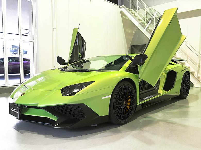 ランボルギーニ アヴェンタドールSV LP750-4