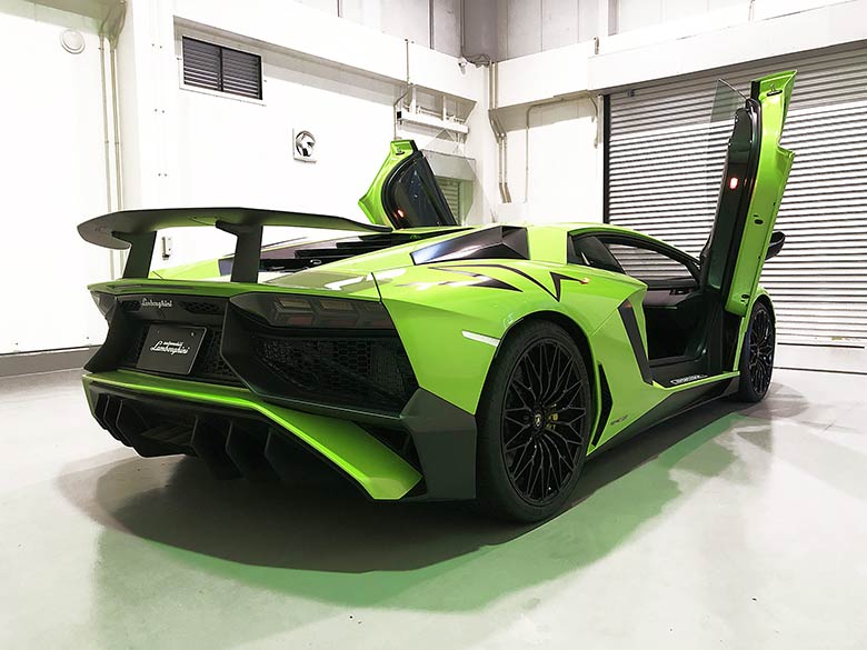 「SV」ならではの戦闘的なリヤスタイル(8/20枚) ランボルギーニ アヴェンタドール SV LP750-4 Verde Ithaca（グリーンパール）  MY2017